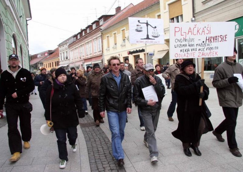 Anti-gov't protests held in Cakovec, Virovitica, Djakovo