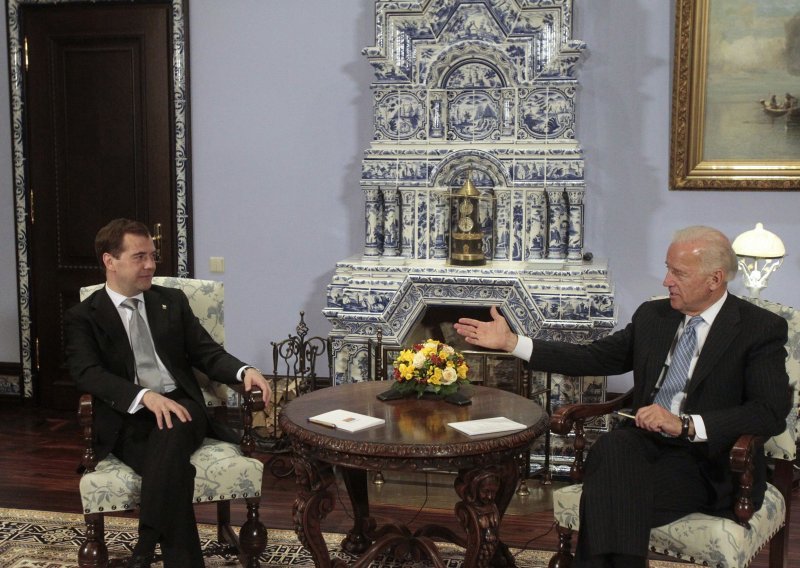 Bidenova potpora Medvedevu i ulasku Rusije u WTO