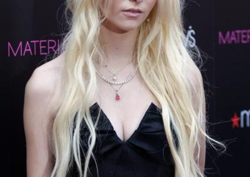 Bend Taylor Momsen na festivalu Download