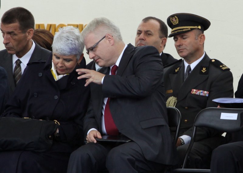 Kosor: Nisam dobila poziv, Josipović: Pozvana je!