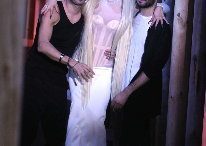 Kristina Šalinović i Lady Gaga nosile Muglerovu reviju