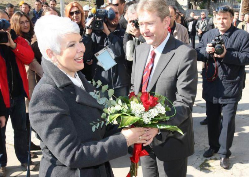 Kosor u Splitu nije željela pitanja o prosvjedu u Zagrebu