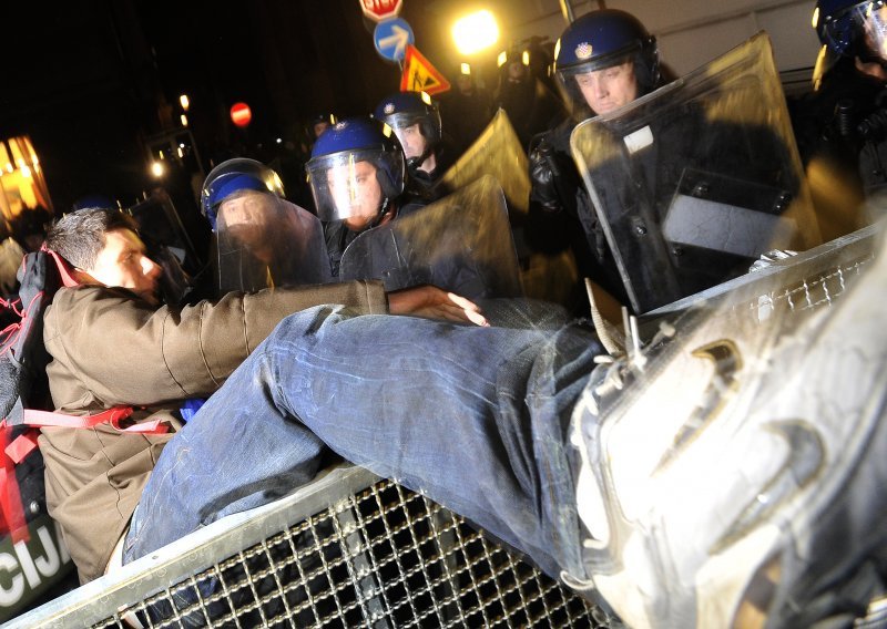 Policija: Nerede na prosvjedima izazvali su BBB!