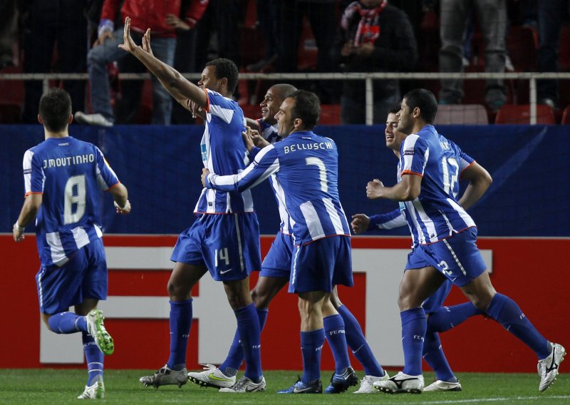 Sevilla slavila, ali Porto prošao dalje
