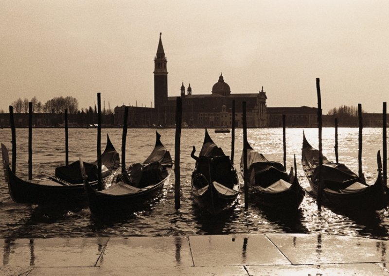 Venecija je dobila prvu gondolijerku
