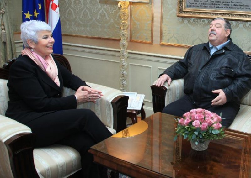 PM and war-time Vukovar commander Dedakovic meet for talks