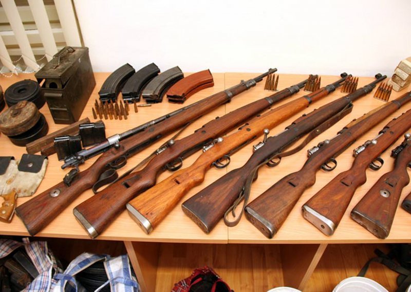 BiH: Uhićeno šest krijumčara oružja