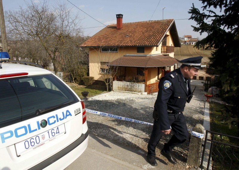 Majka i kći završile na psihijatriji