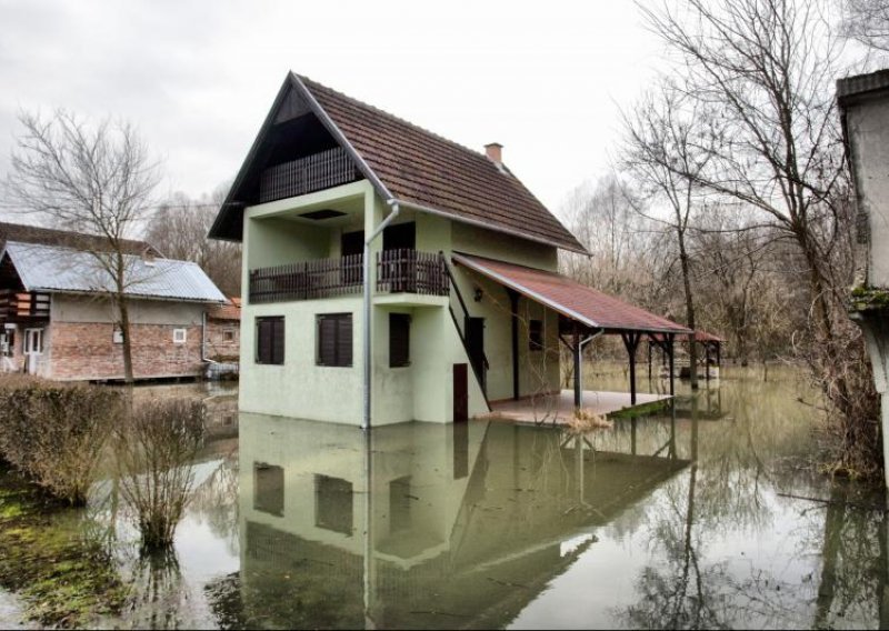 Vodni val došao do Baranje, no opasnosti nema