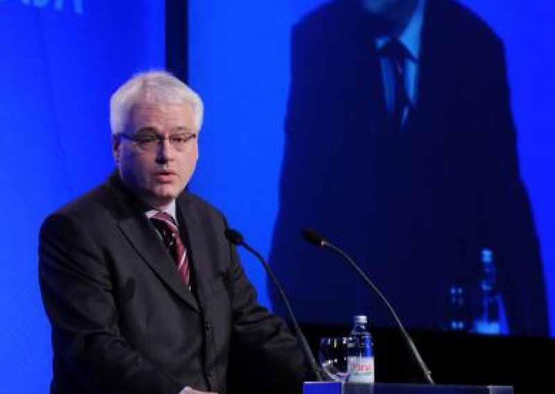 Josipović: Hrvatskoj treba kult rada