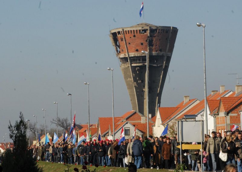 Wreaths laid for Serb soldiers and civilians killed in Vukovar