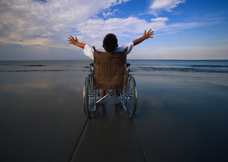 Poslije pljačke pobjegli u invalidskim kolicima