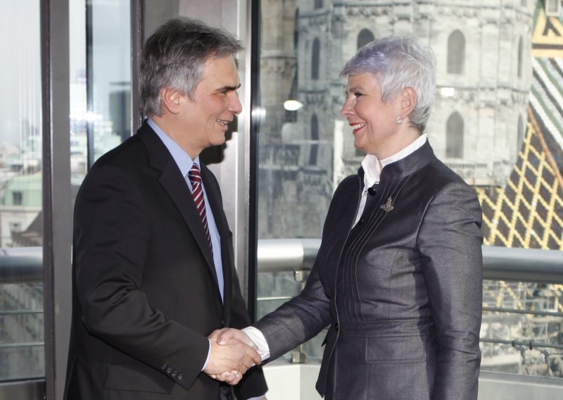 Croatian, Austrian PMs hold talks, discuss also Sanader
