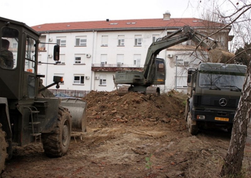 Vojska uklonila još 52 ratne ruševine u Vukovaru