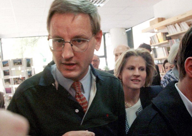 Carl Bildt je 'osrednji pas sa stavom grdosije'