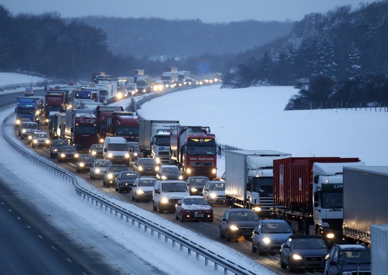 Na belgijskoj autocesti zastoj dug 500 km zbog oluje