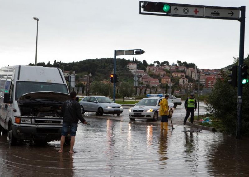 Dubrovčani zbrajaju štetu nakon poplave