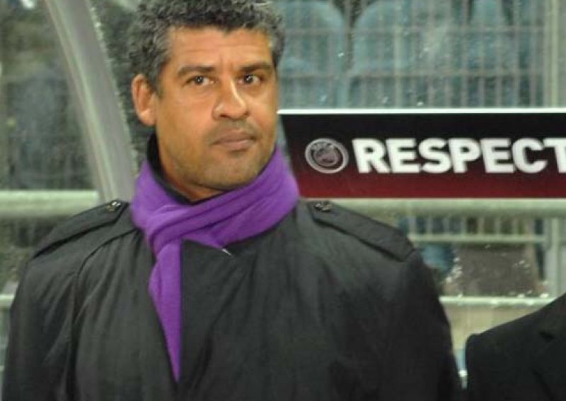 Rijkaard kandidat za klupu Australije