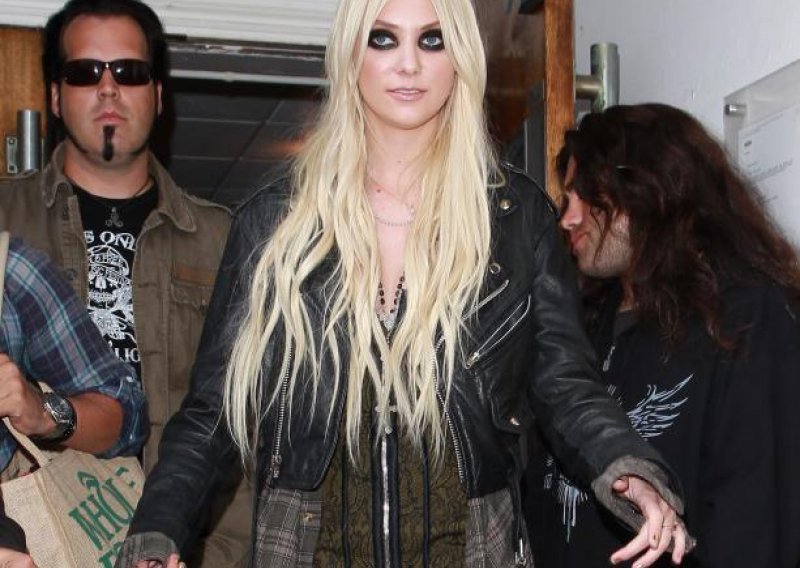 Taylor Momsen misli da je totalno luda