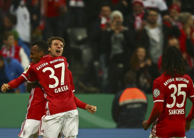 Bayern rutinski; Borussia D. tek nakon lutrije penala