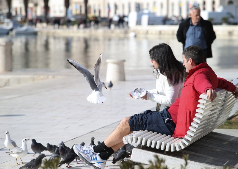 Na moru i do 15°C, najhrabriji već u bermudama