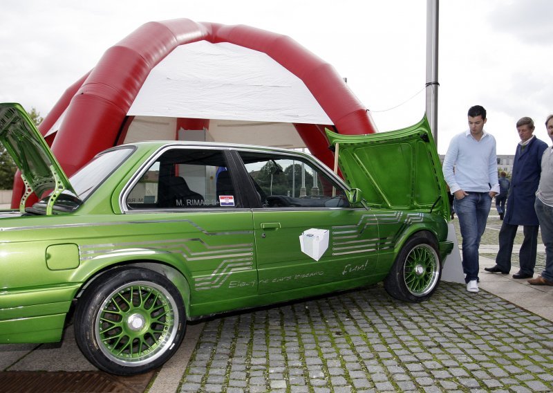 Električni trkaći auto na sajmu ARCA 2010.