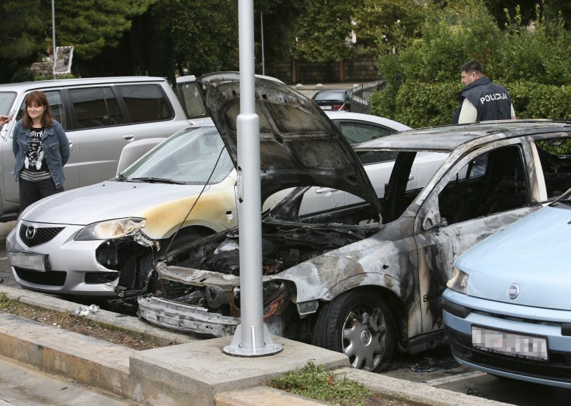 Splitskom redaru zapaljen auto