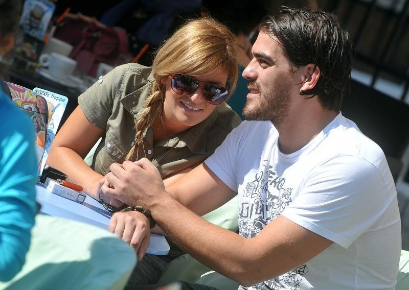 Antoniji baš dobro stoji pletenica