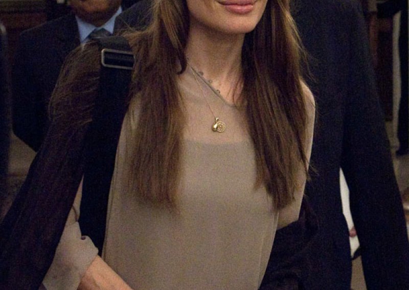 Angelina: Brad mi je jedini prijatelj