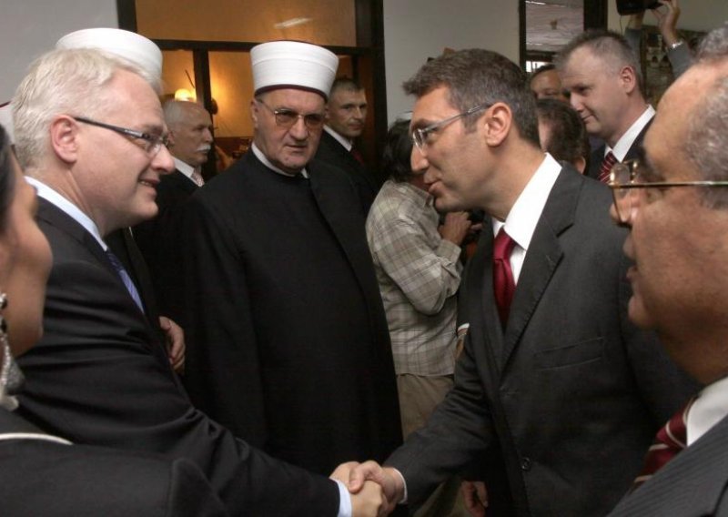 Josipovic visits Islamic centre in Zagreb on Ramadan Bairam