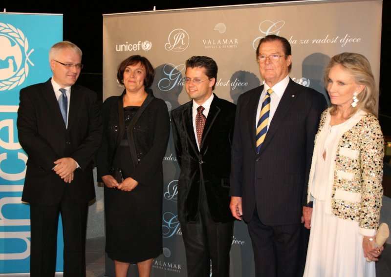Sir Roger, Rachlin i Josipović  za radost djece