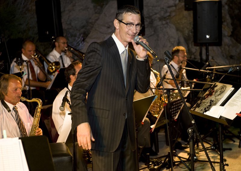 Massimo uz orkestar i more pjevao Dubrovčanima