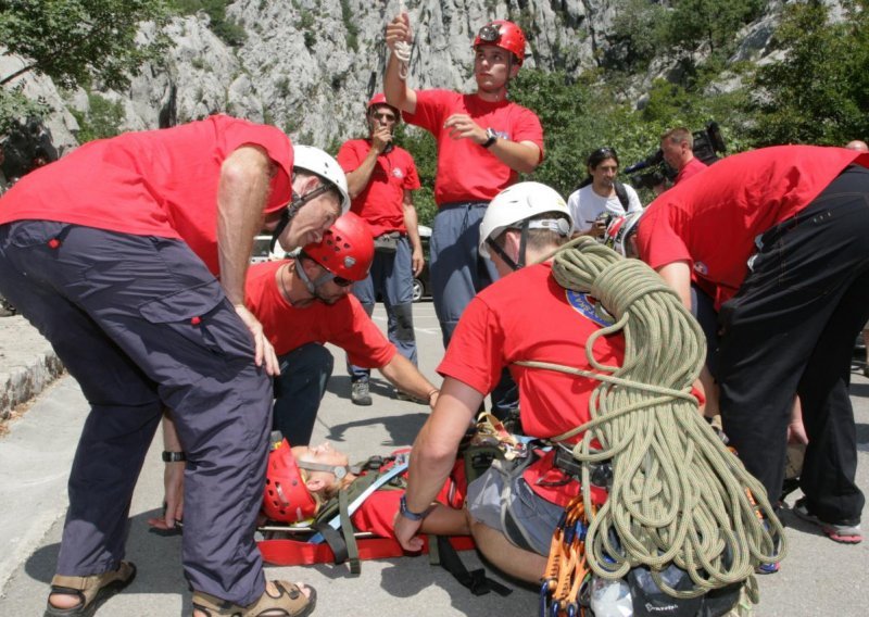 Spašen francuski turist s Anića kuka