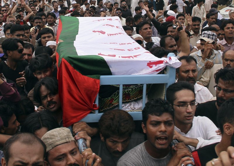 U dvodnevnim sukobima u Karačiju 70 mrtvih