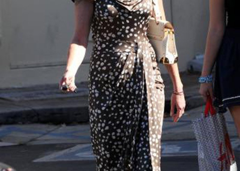 Melanie Griffith pokazala staračka izborana koljena