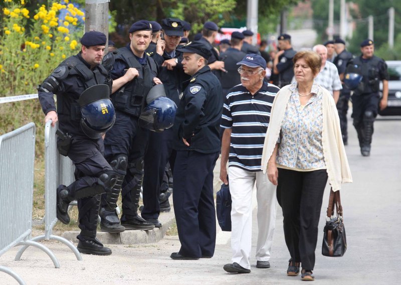 'Kape partizanke nose poruku mira'