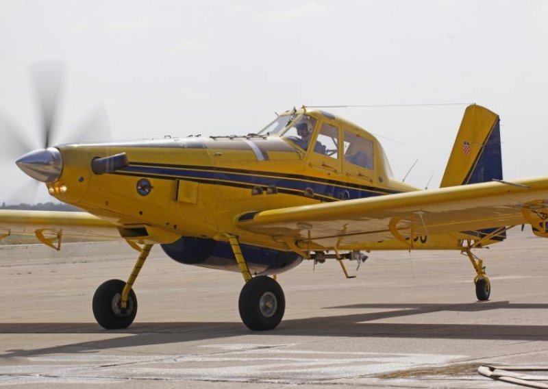 Air tractor prisilno sletio zbog kvara