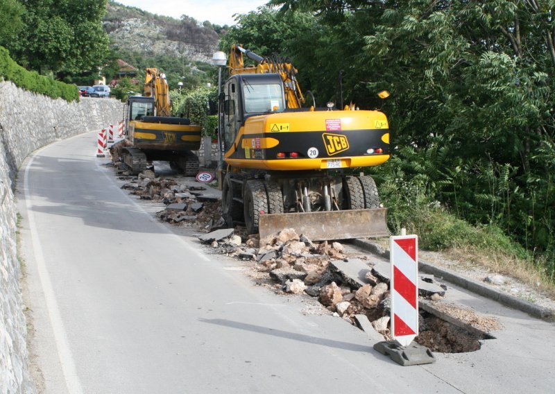 Kaos zbog kašnjenja radova na Dalmatini