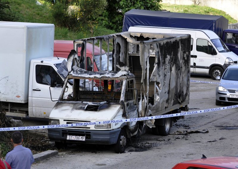 Molotovljevim koktelom na kamion