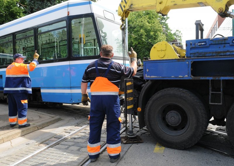 Petica iskočila iz tračnica kod Zoološkog