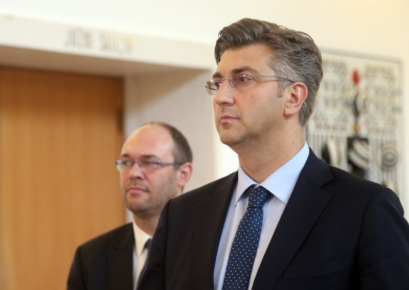 Plenković i Stier otišli u Bruxelles dati ostavke, Ivana Maletić ostaje
