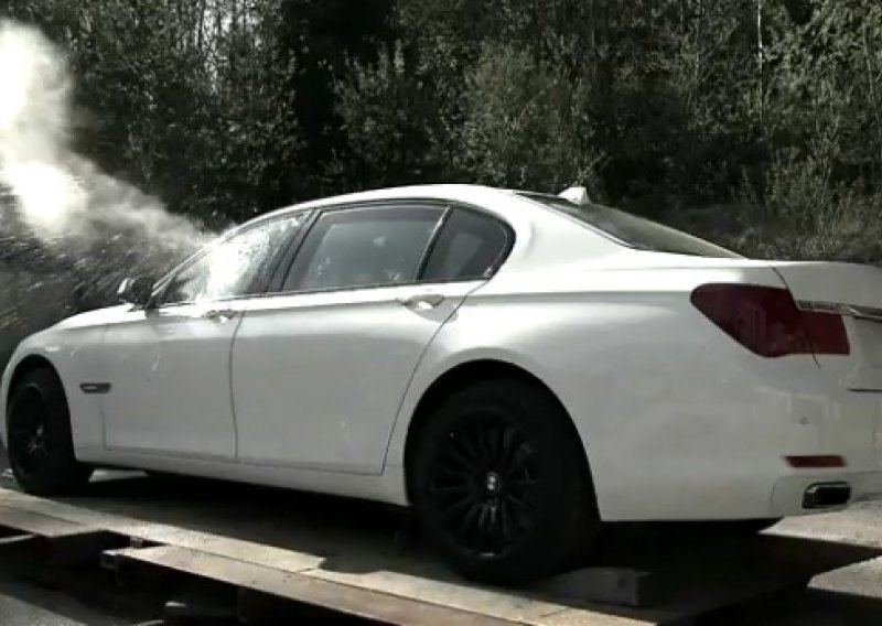 Kako se blindirani BMW-i nose s atentatorima?