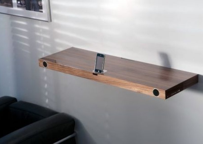 Minimalistička polica ili iPod dock?