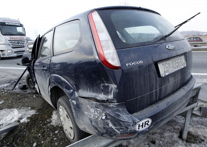 Na području Žumberka poginula vozačica