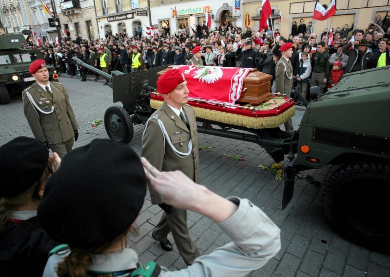 Poljska odala počast žrtvama