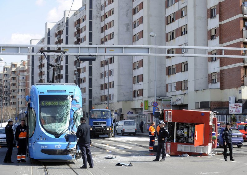 Sudarili se tramvaj i vatrogasno vozilo