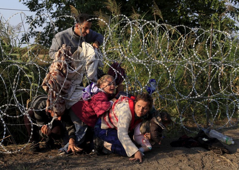 Na granici Srbije s Mađarskom oko 1.500 migranata