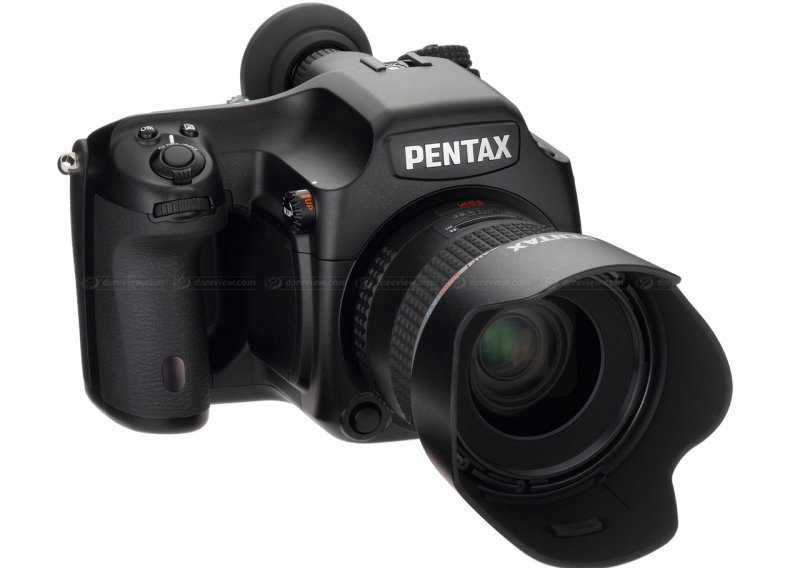 Pentaxovih 40 megapiksela za profesionalce