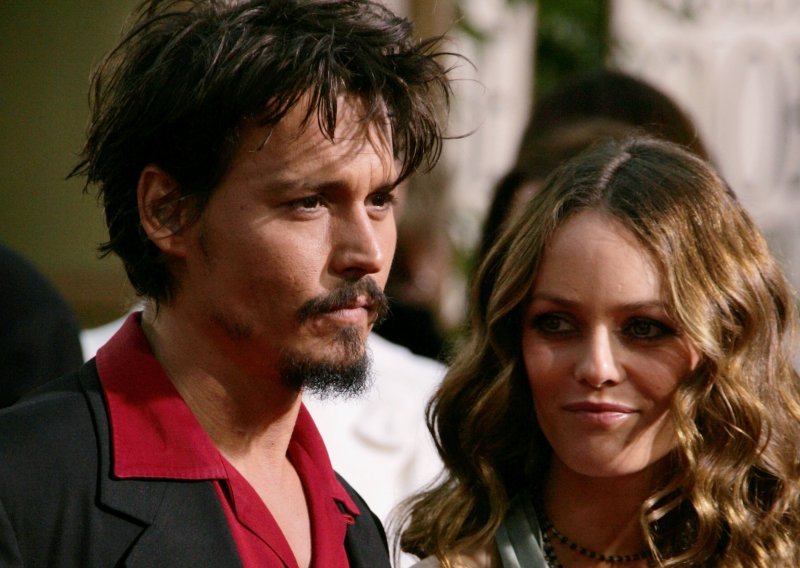 Johnny Depp i Vanessa Paradis ne peru se i smrde