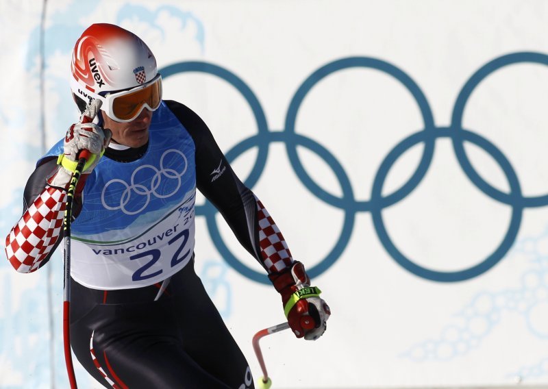 Kostelic finishes seventh in giant slalom